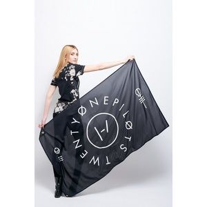 Twenty one pilots circle flag